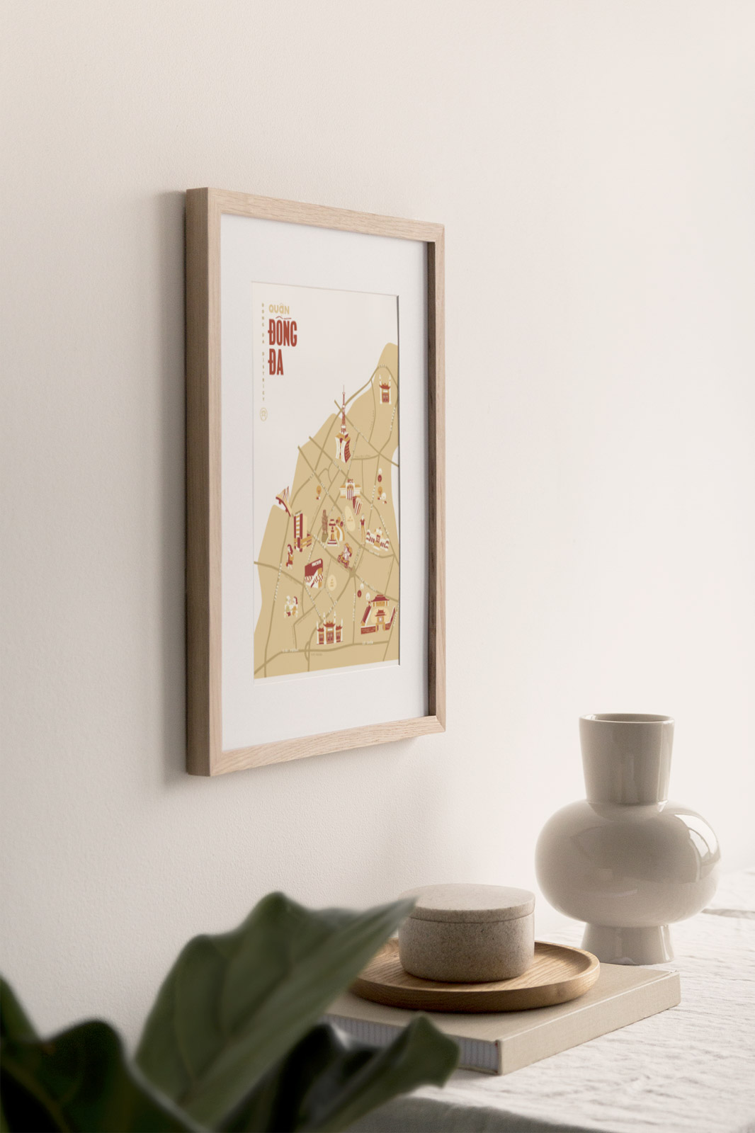 Dong Da District Illustrated Map portrays iconic landmarks around Dong Da: Vincom Center, Lang Pagoda, Dong Da Lake, Temple Of Literature, Mipec Tower, Networking Communications and Control Tower, Dong Da Mound, Xa Dan Pagoda