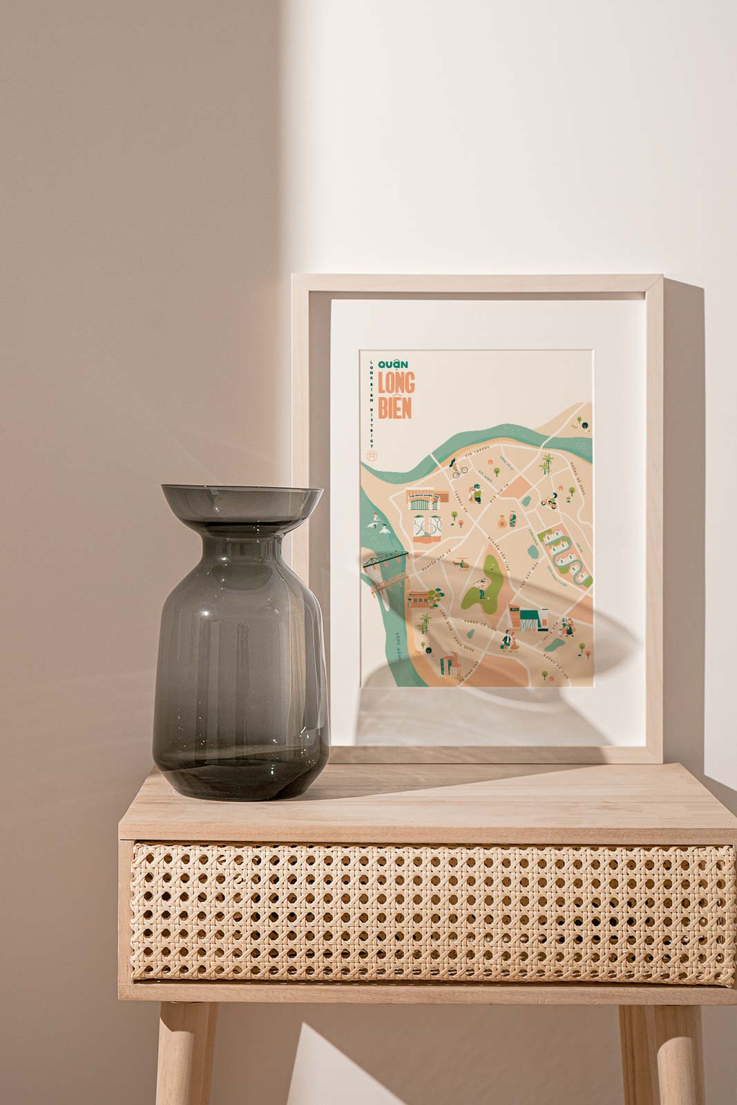 Long Bien District Illustrated Map portrays iconic landmarks around Long Bien: Lycée Français Alexandre Yersin School, Mipec Long Bien, Vinhomes Riverside, Long Bien Golf Course, Aeon Mall Long Bien